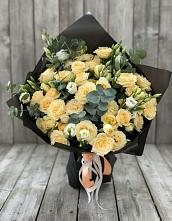 Букет цветов из:  Розы и Лизиантусы в Сенгилее