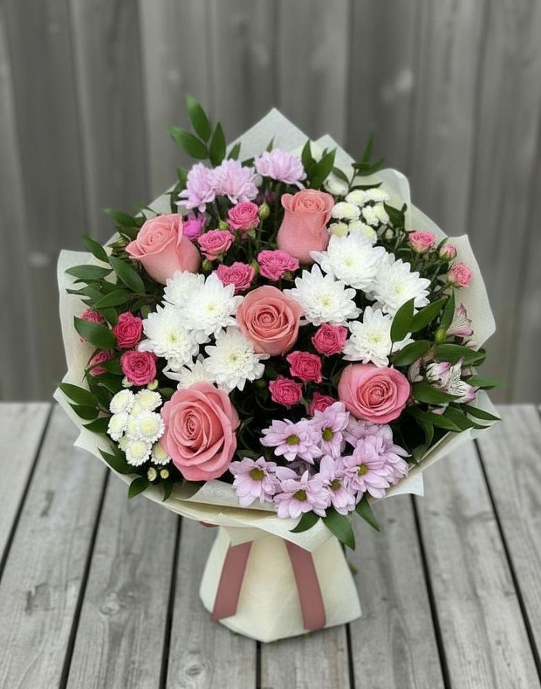Букет цветов из: Альстромерии, Гвоздики, Розы и Хризантемы в Сенгилее