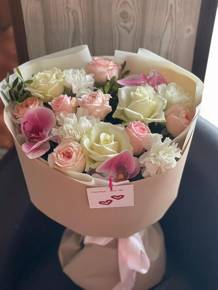 Букет цветов из: Орхидеи, Розы и Гвоздики в Сенгилее