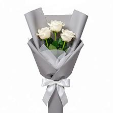 Букет 3 белые розы в Сенгилее