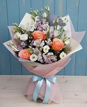 Букет цветов из:  Лизиантусы, Розы, Альстромерии и Гипсофила в Сенгилее