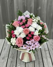 Букет цветов из:  Альстромерии, Гвоздики, Розы и Хризантемы в Сенгилее