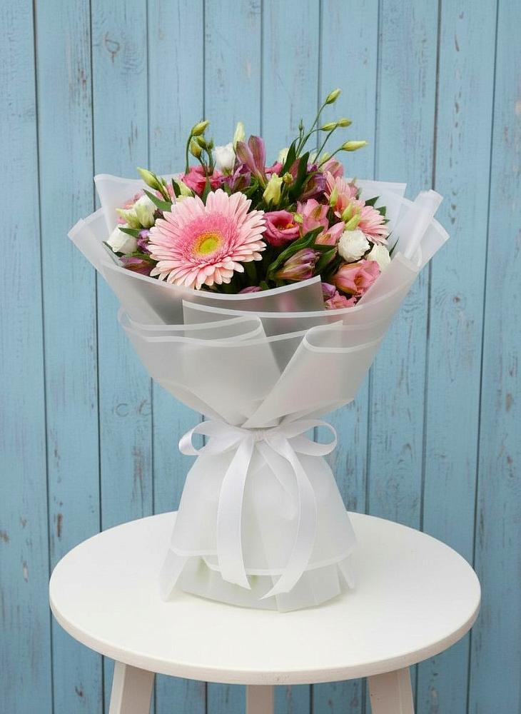 Букет цветов из: Герберы, Альстромерии и Лизиантусы в Сенгилее