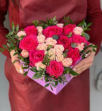 Цветочная композиция из Розы в коробке #REPLACE_PRED# Сенгилее