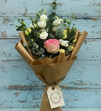 Букет цветов из:  Розы и Лизиантусы в Сенгилее