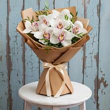 Букет цветов из:  Орхидеи и Розы в Сенгилее